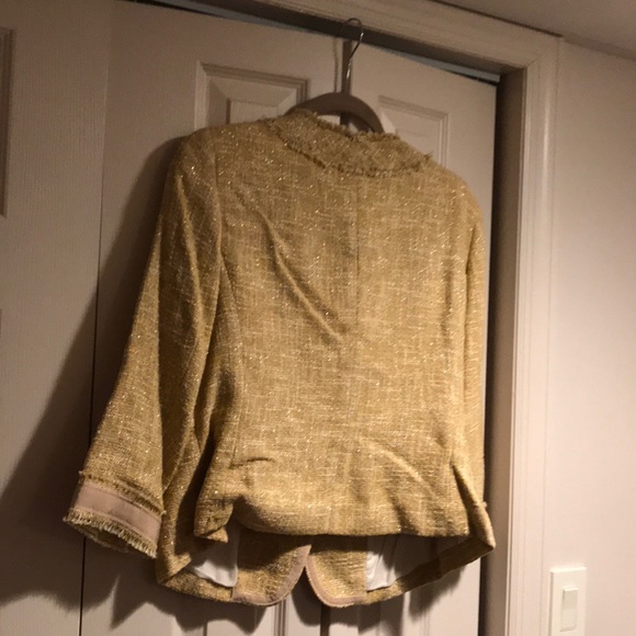 Blazer - Picture 4 of 6